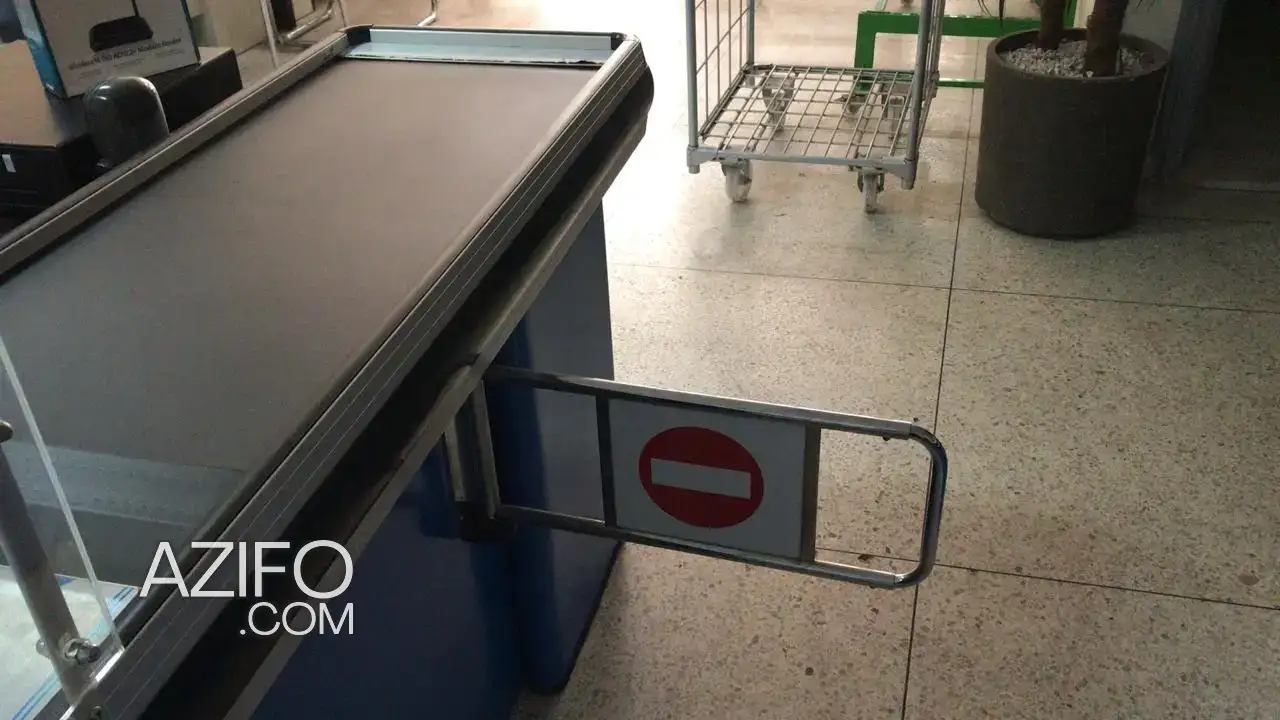 Sortie de caisse tapis roulante à Casablanca in Casablanca, MOROCCO | Azifo