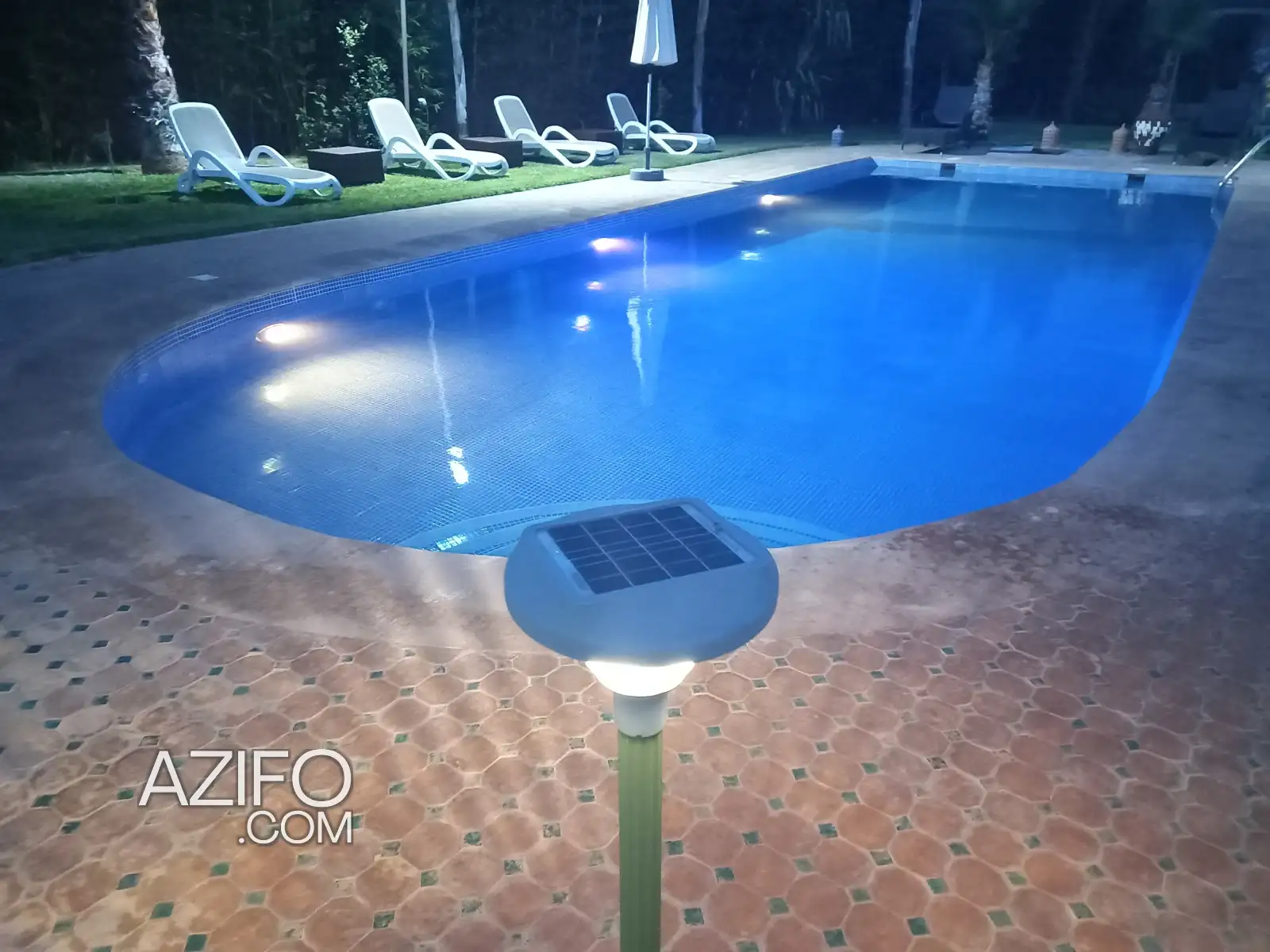 projecteurs et lampes solaire crepusculaires – à vendre in مراكش, MOROCCO | Azifo