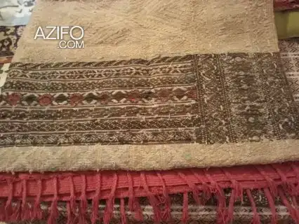 زربية قديمة من المقتنيات التراثية للديكور in Meknes, MOROCCO | Azifo
