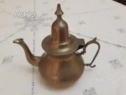 براد مغربي نحاسي عمره أكثر من 100 عام لهواة الأواني التقليدية in Casablanca, MOROCCO | Azifo
