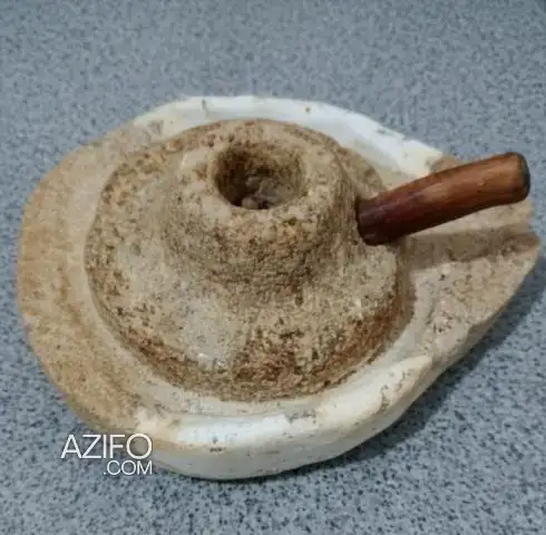 آلة طحن زيت أرغان بعمر يزيد على 300 سنة للمهتمين بالأثاث والديكور in Casablanca, MOROCCO | Azifo