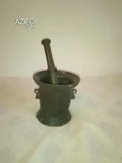 من اندر التحف مهراز قديم جدًا لهواة الأدوات التقليدية in Tetouan, MOROCCO | Azifo