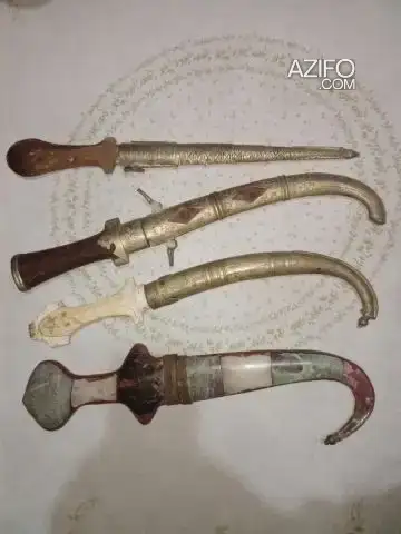 خناجر قديمة و أترية لهواة المقتنيات التاريخية in مراكش, MOROCCO | Azifo