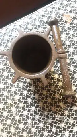 مهراز نحاسي قديم بعمر يزيد على 130 سنة لهواة الأدوات التقليدية in El Jadida, MOROCCO | Azifo