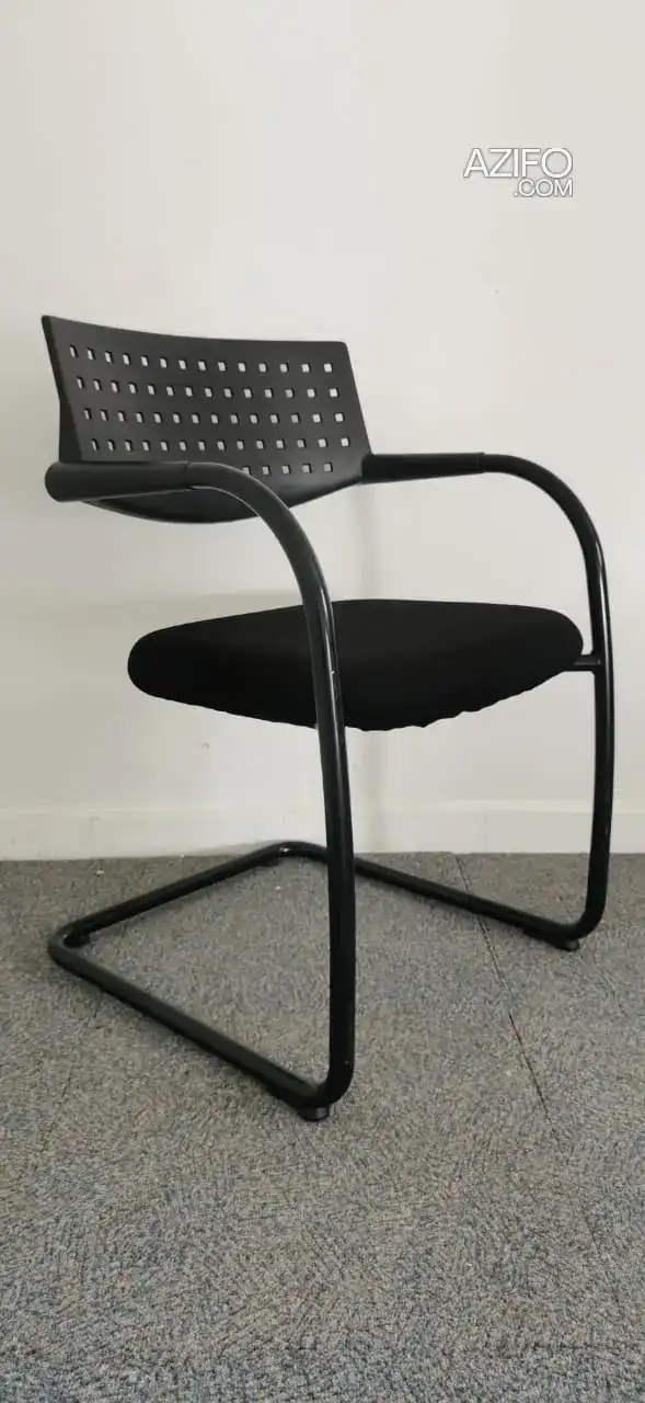 Chaise luge vitra avec accoudoir à Mohammedia in المحمدية, MOROCCO | Azifo