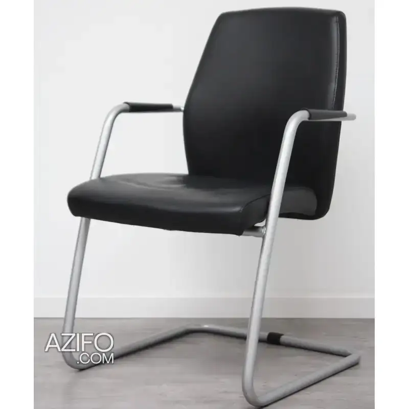 Chaise visiteur passe partout Sitland design italien cuir à Mohammedia in المحمدية, MOROCCO | Azifo