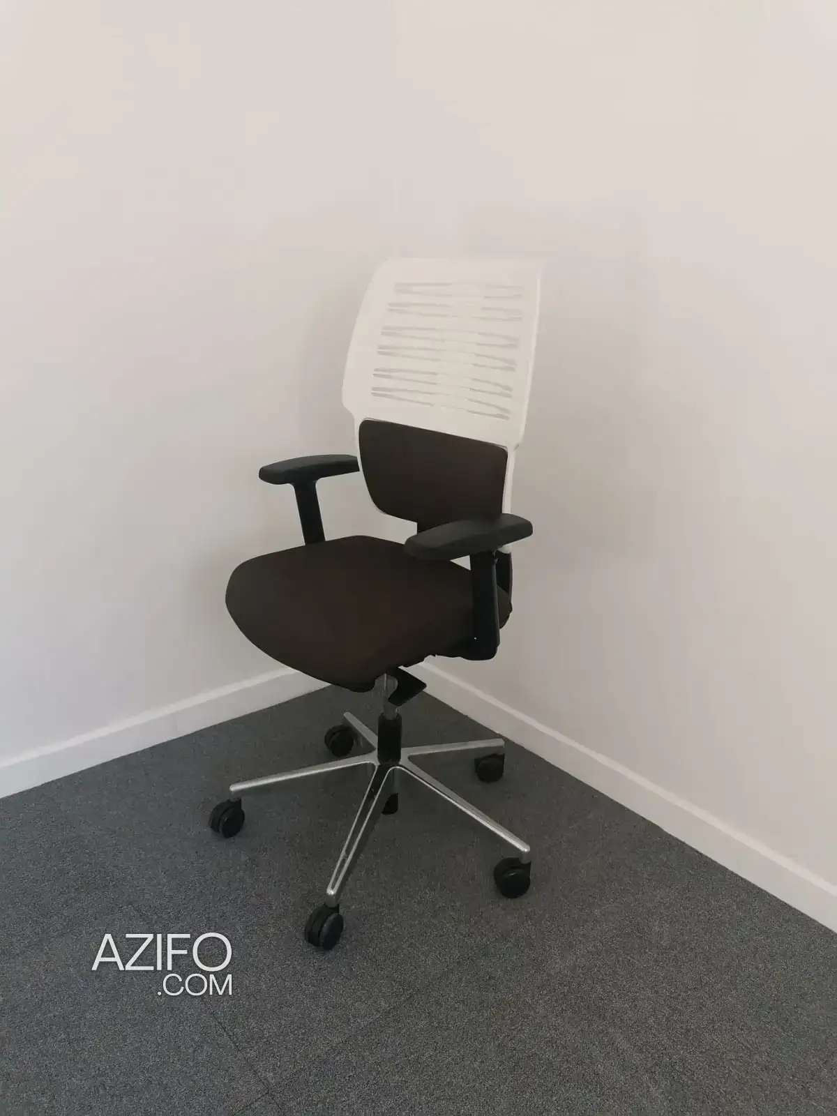 Chaise à roulette ergonomique Citizen blanche à Mohammedia in المحمدية, MOROCCO | Azifo
