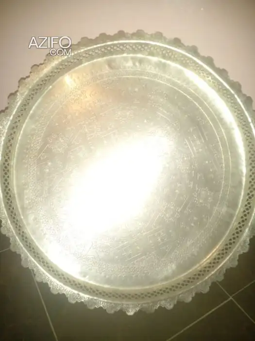 صينية من معدن نفيس بعمر يزيد على 80 سنة لهواة الأواني والمقتنيات in Khemisset, MOROCCO | Azifo