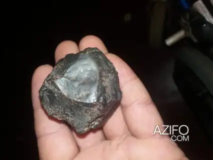 حجر نيازيك للمهتمين بفحص الصخور واقتنائها in Casablanca, MOROCCO | Azifo