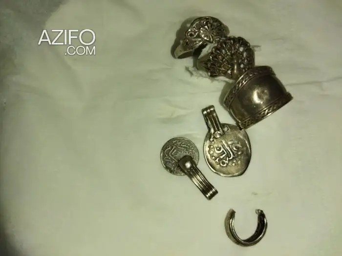 اكسسوارات فضية جد قديمة تعود الى القرن الماضي in برشيد, MOROCCO | Azifo