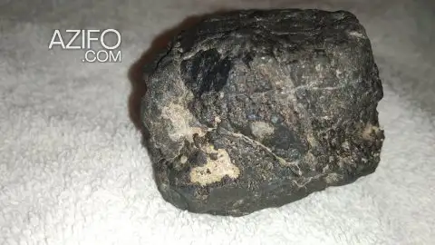 حجر نيزكي للمهتمين بفحص الصخور واقتنائها in Errachidia, MOROCCO | Azifo
