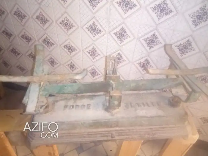 ميزان حديدي لهواة التحف والمقتنيات in Marrakech, MOROCCO | Azifo