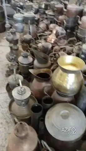 عدد كبير من التحف القديمة معروضة لهواة التحف والمقتنيات in مراكش, MOROCCO | Azifo