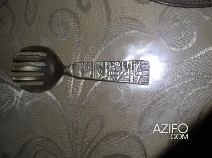قطعة قديمة تحمل رموزًا غير محددة للاقتناء in Oujda, MOROCCO | Azifo