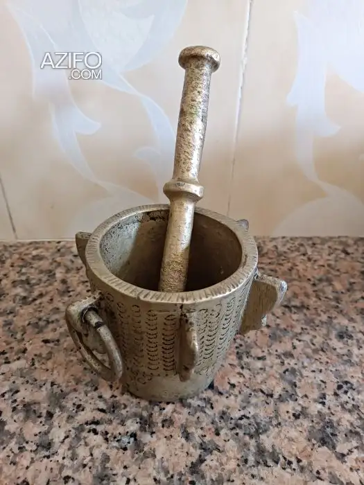 مهرز قديم من النحاس لهواة الأدوات التقليدية in Rabat, MOROCCO | Azifo