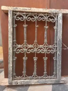 شباك نافدة قديمة للمهتمين بالأثاث والديكور in Guelmim, MOROCCO | Azifo