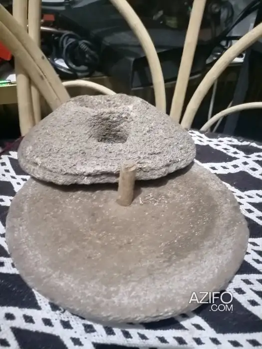 رحى يدوية قديمة للمهتمين بالأثاث والديكور in Meknès, MOROCCO | Azifo